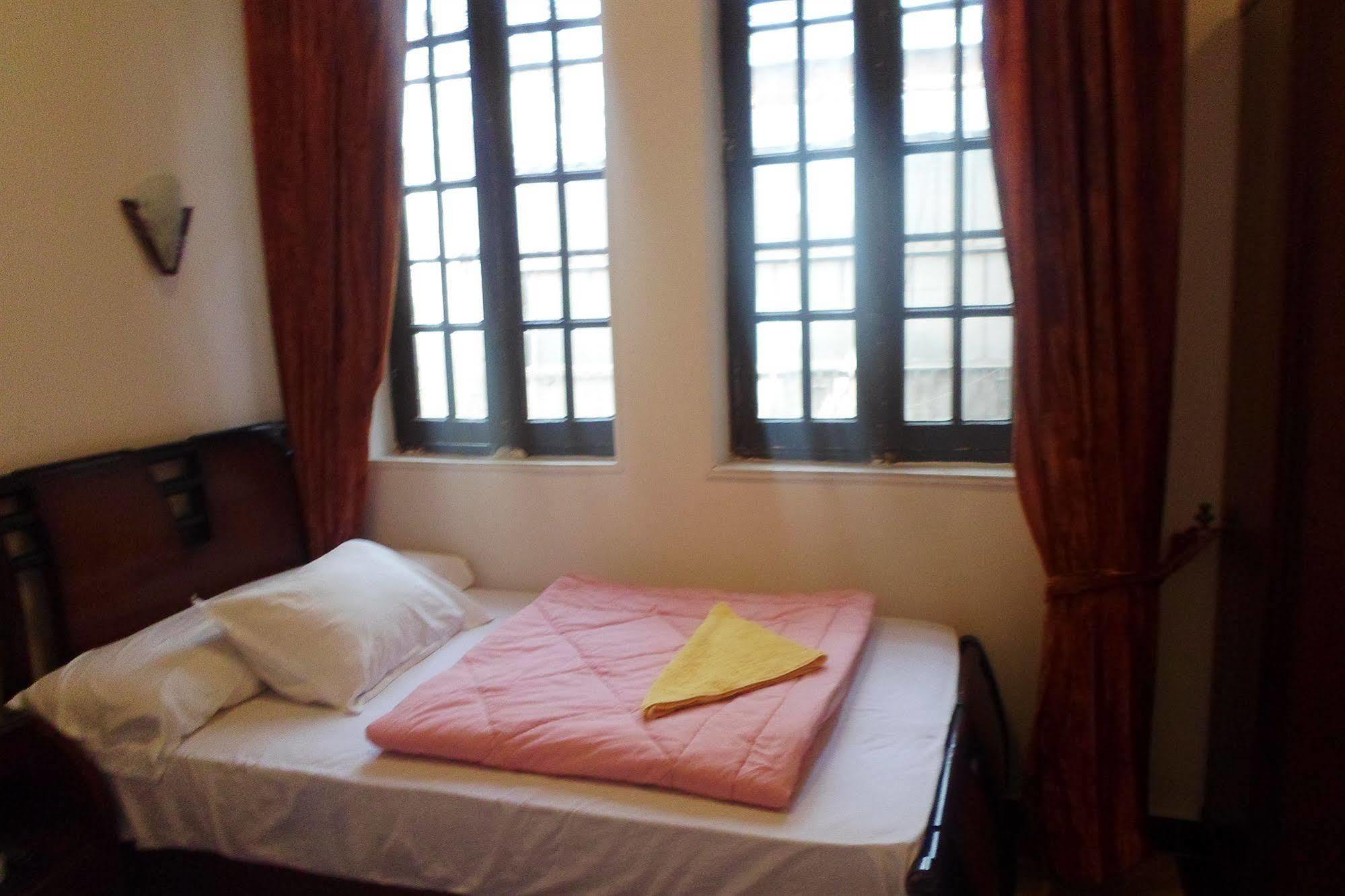 Family Palace Hostel Cairo Exterior photo
