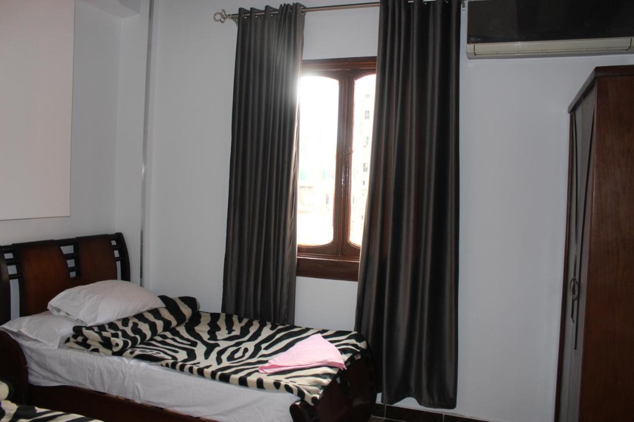 Family Palace Hostel Cairo Exterior photo